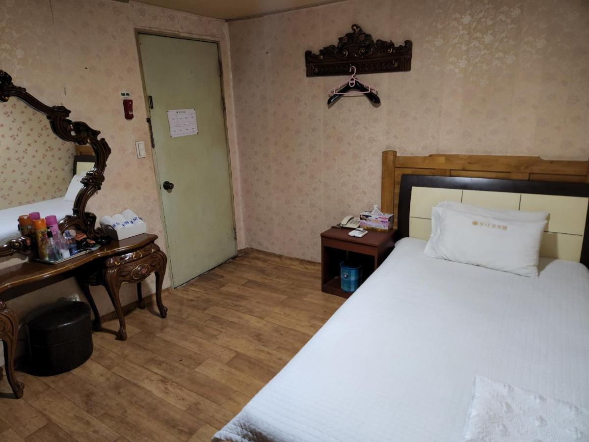 Monaco Motel Busan Eksteriør billede